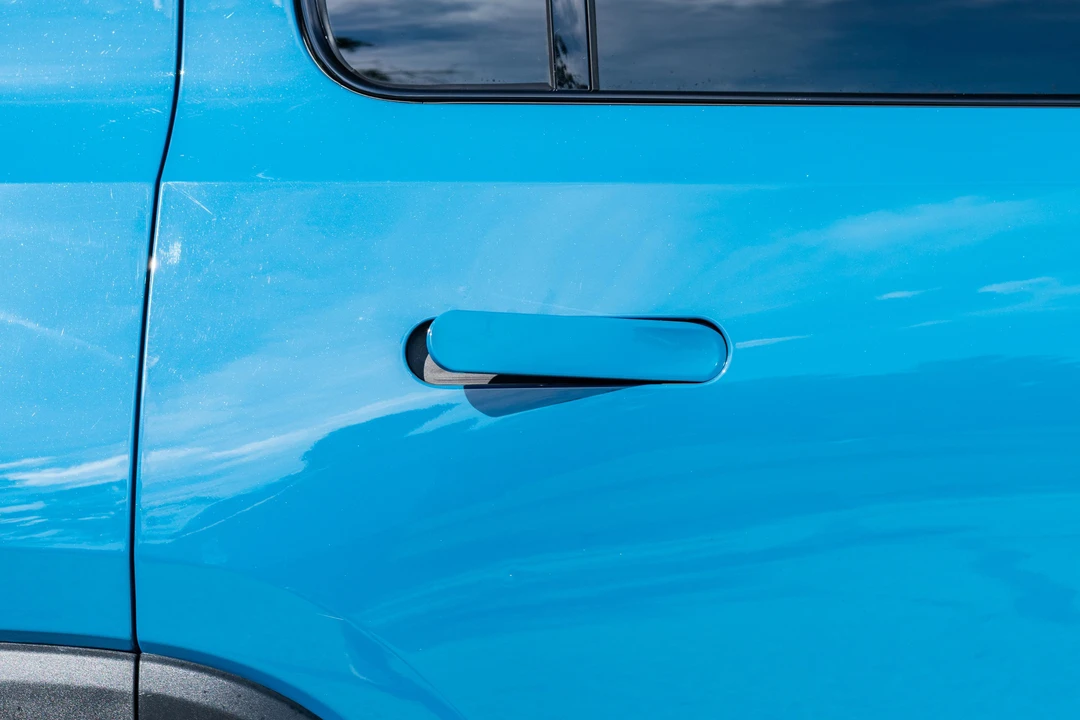 2023 Rivian R1S - Image 25 of 31
