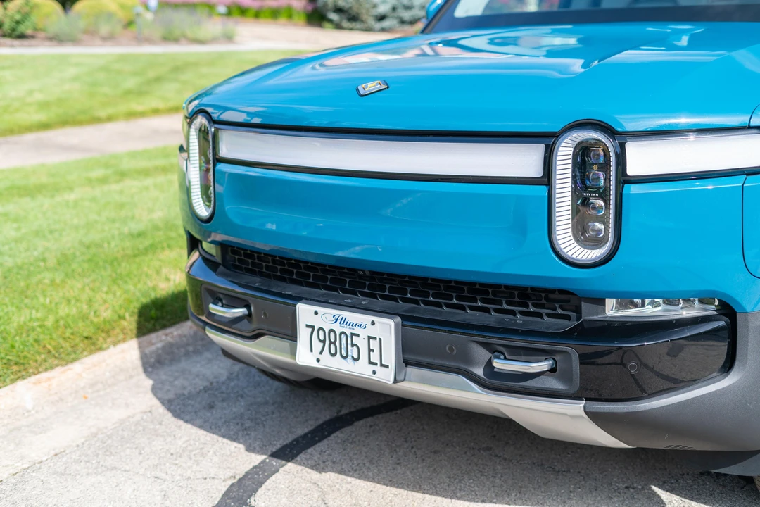 2023 Rivian R1S - Image 14 of 31