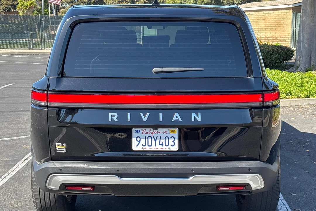 2023 Rivian R1S - Image 5 of 31