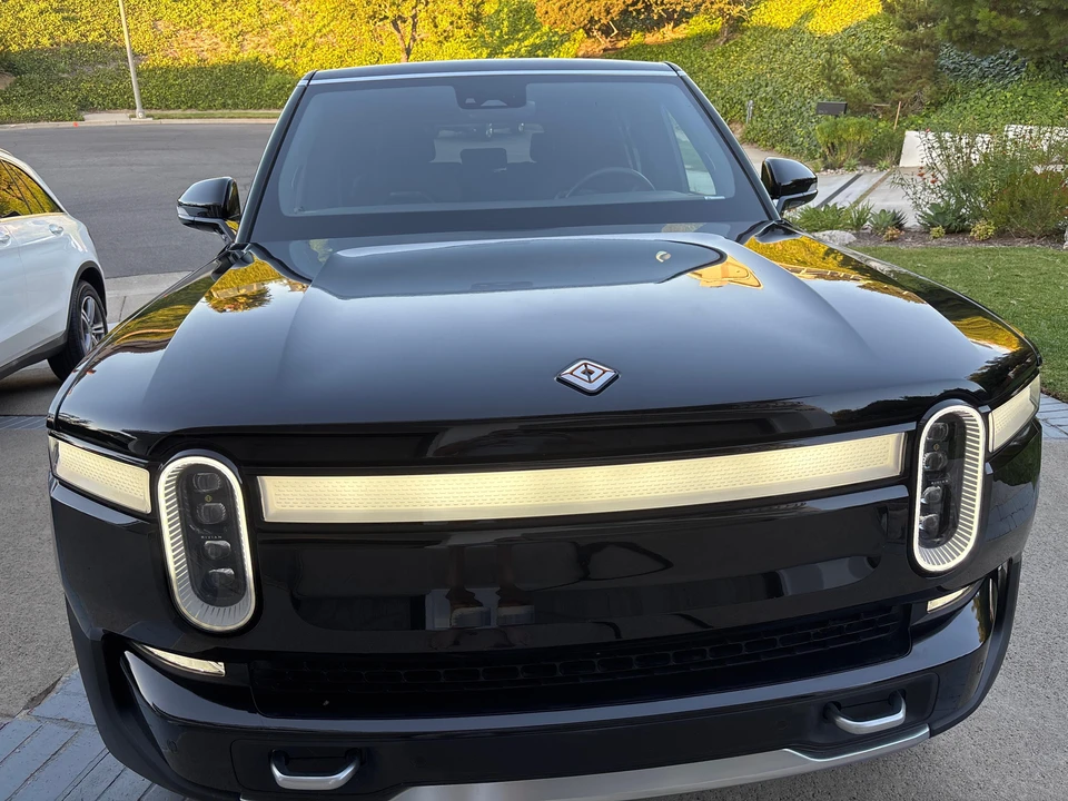 2023 Rivian R1S - Image 6 of 31