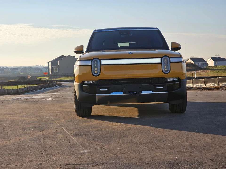 2023 Rivian R1S - Image 6 of 31