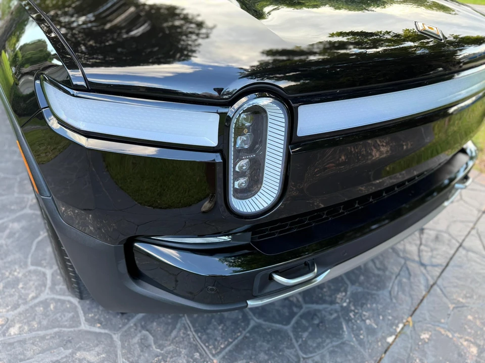 2023 Rivian R1S - Image 24 of 31