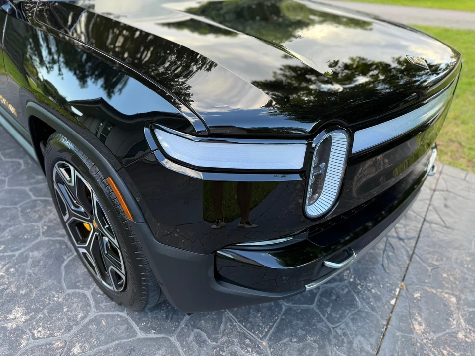 2023 Rivian R1S - Image 23 of 31