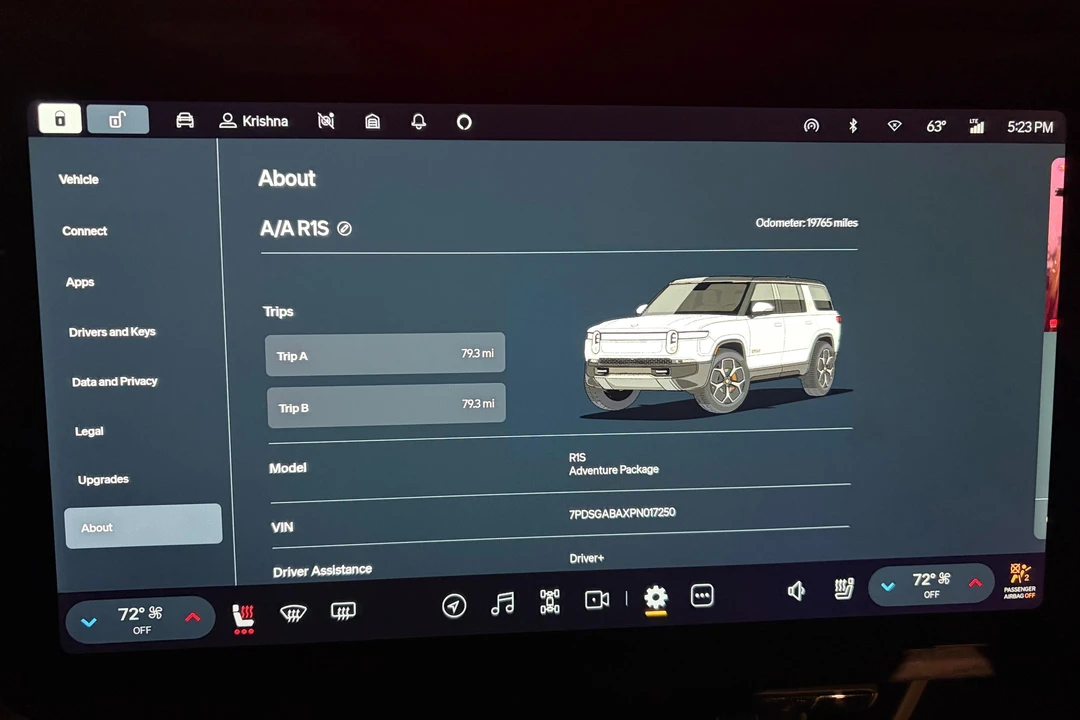 2023 Rivian R1S - Image 26 of 31