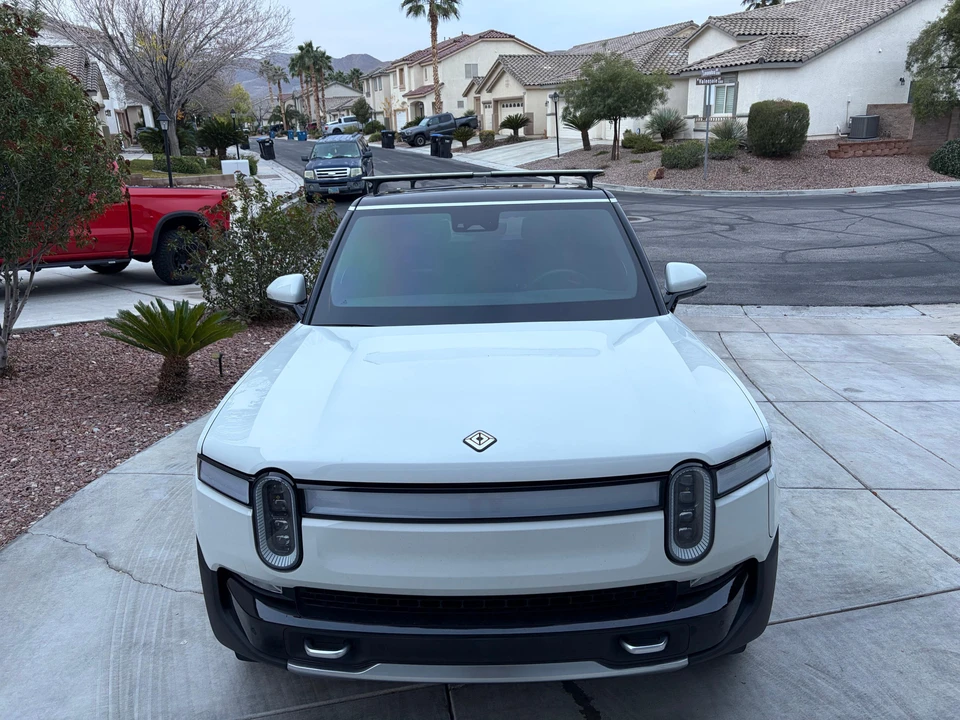 2023 Rivian R1S - Image 6 of 31