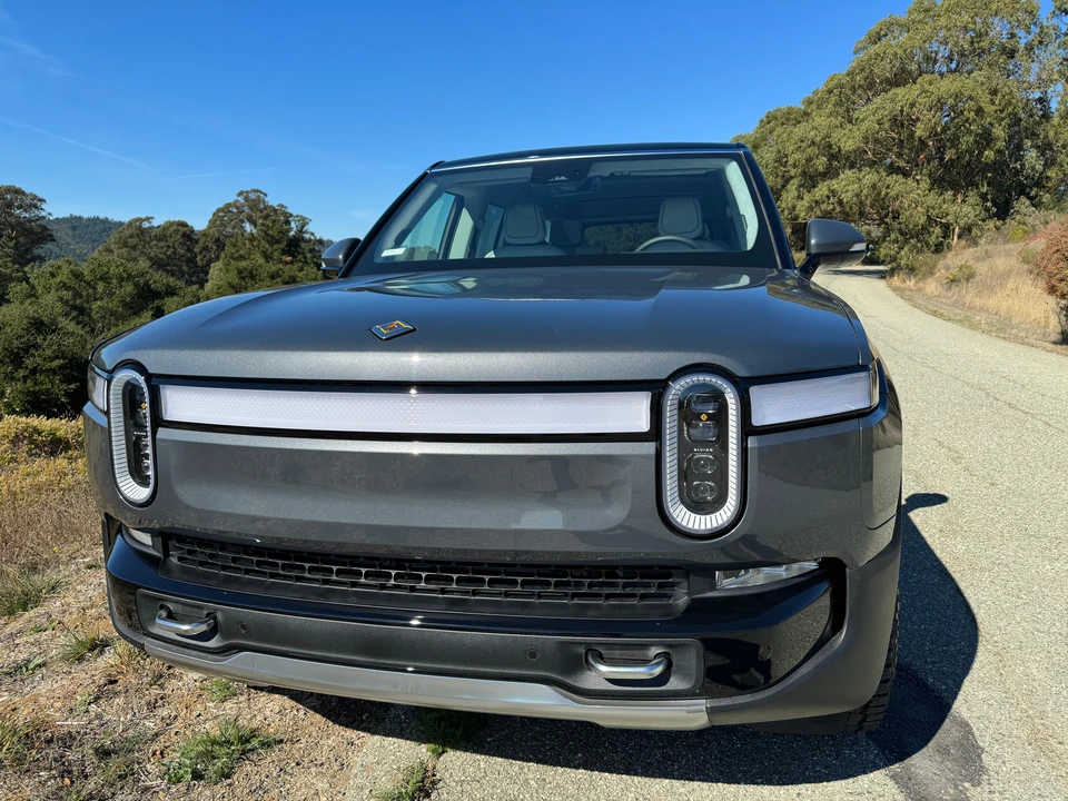 2023 Rivian R1S - Image 6 of 31