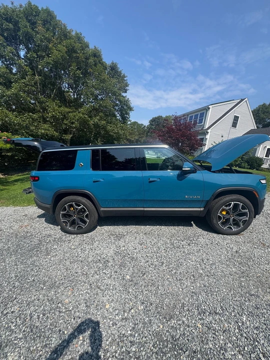 2023 Rivian R1S - Image 11 of 31