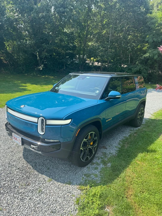 2023 Rivian R1S - Image 6 of 31