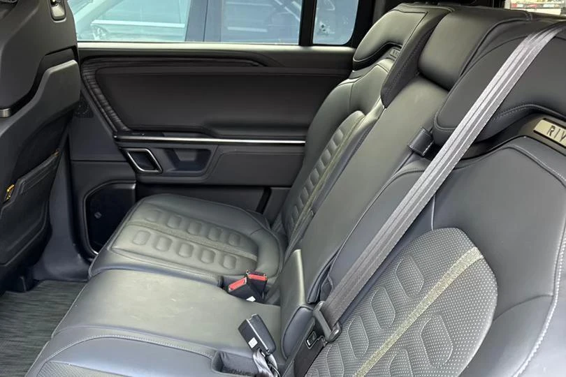 2023 Rivian R1S - Image 29 of 31