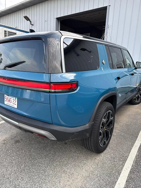 2023 Rivian R1S - Image 20 of 31
