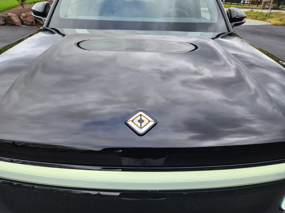 2023 Rivian R1S - Image 24 of 31