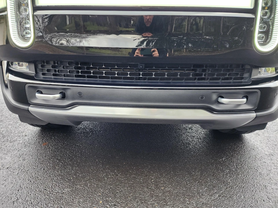 2023 Rivian R1S - Image 25 of 31