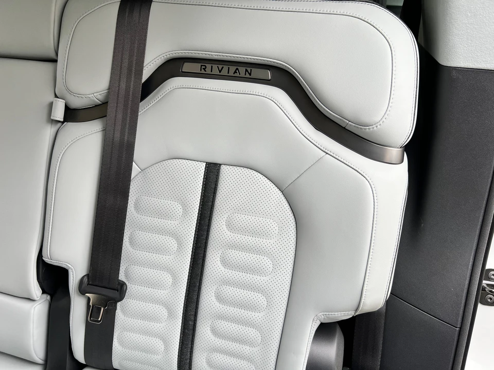 2023 Rivian R1S - Image 31 of 31