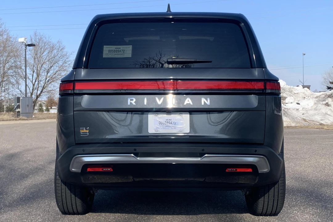 2023 Rivian R1S - Image 5 of 11