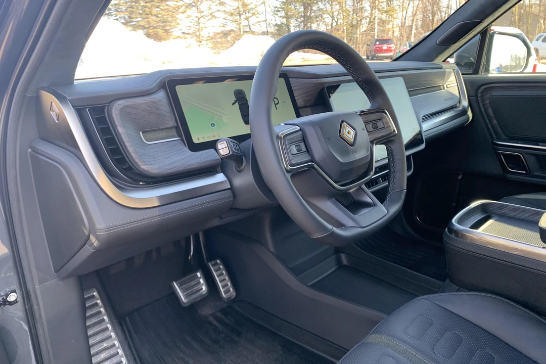 2023 Rivian R1S - Image 6 of 11