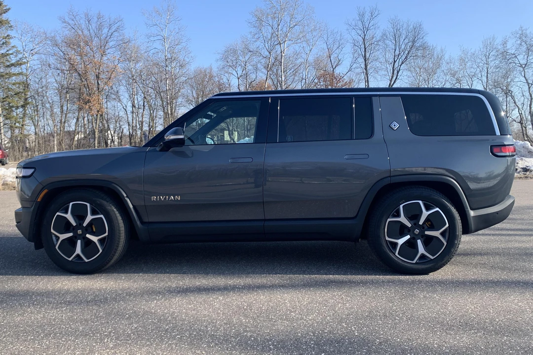 2023 Rivian R1S - Image 3 of 11