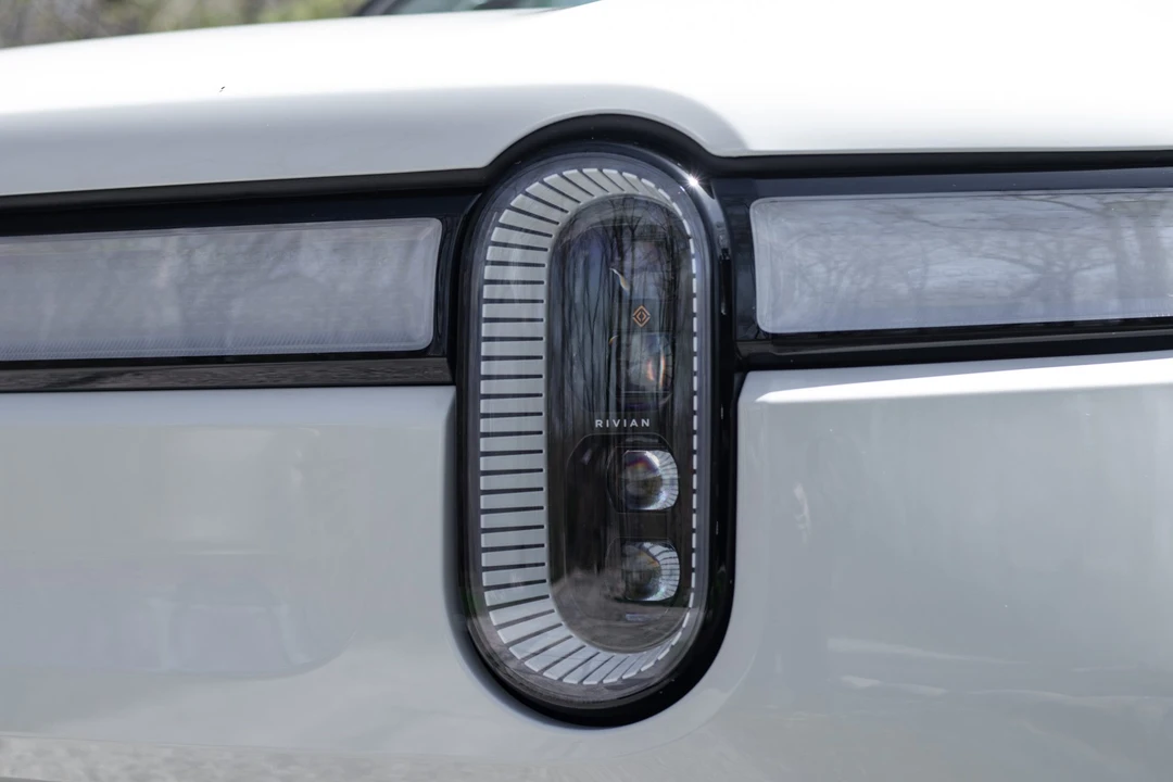 2023 Rivian R1S - Image 20 of 31