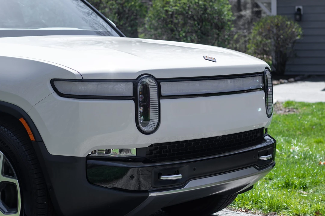 2023 Rivian R1S - Image 14 of 31