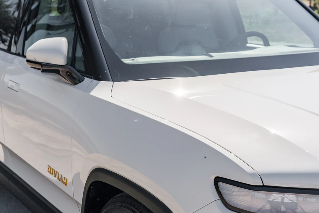 2023 Rivian R1S - Image 31 of 31