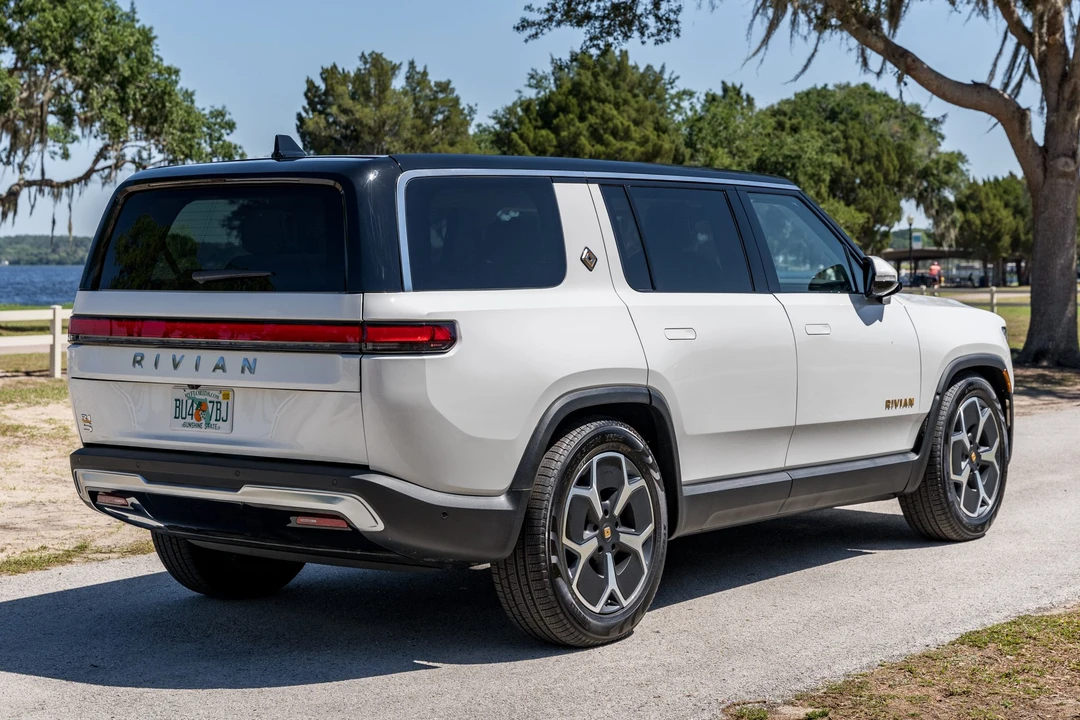 2023 Rivian R1S - Image 6 of 31