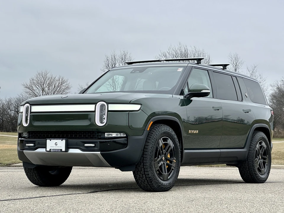 2023 Rivian R1S - Image 7 of 31
