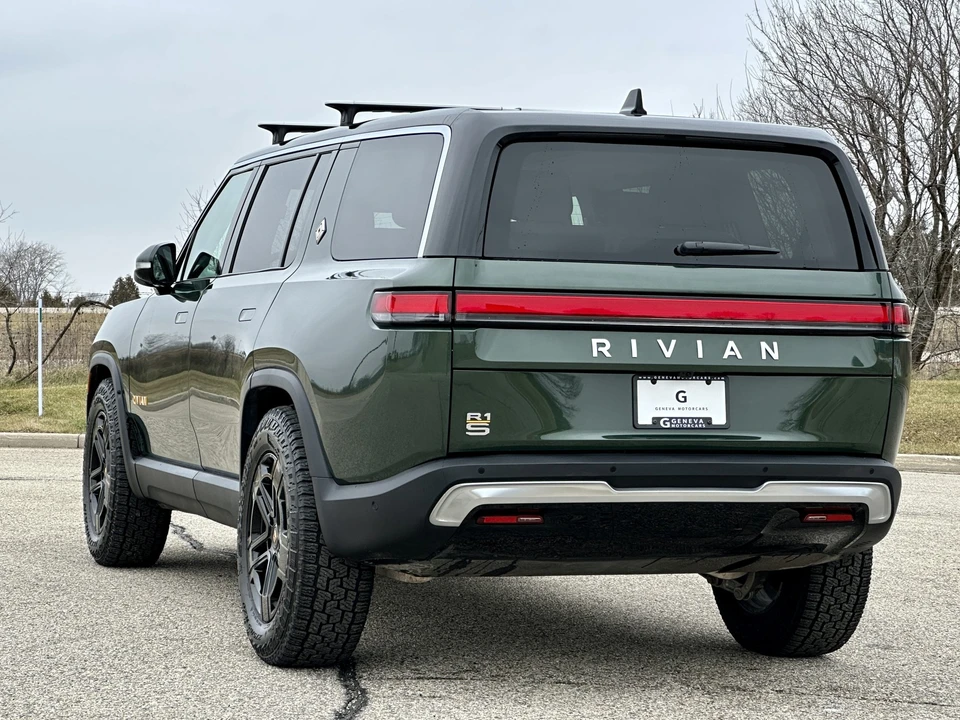 2023 Rivian R1S - Image 13 of 31