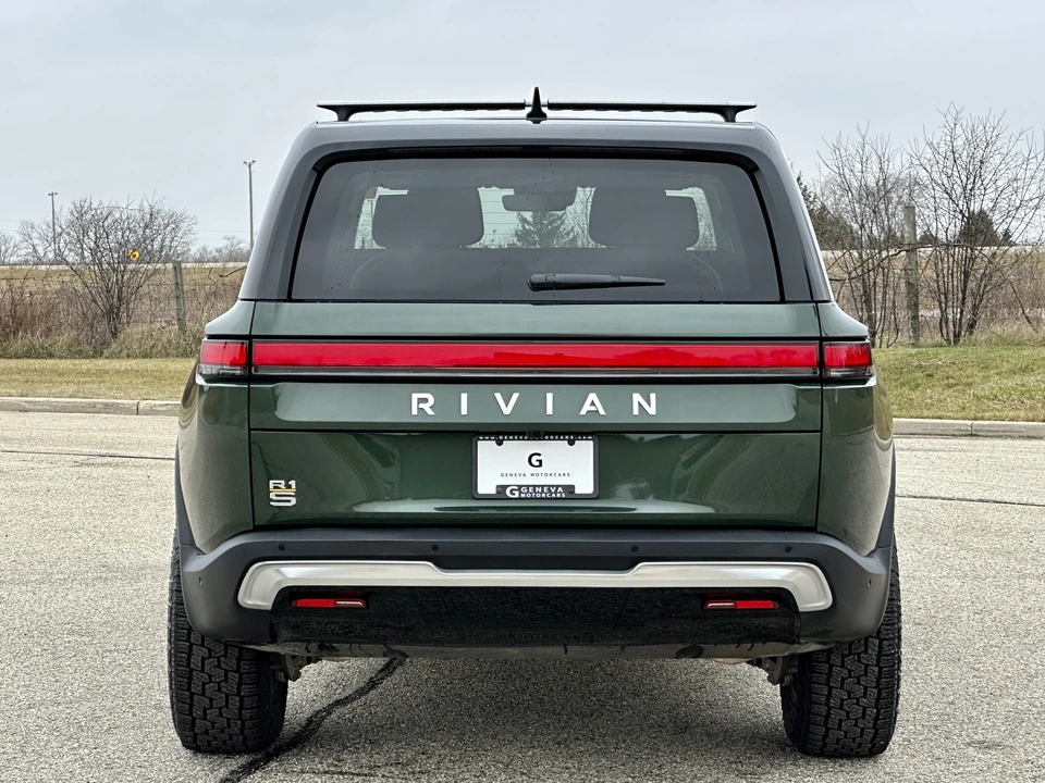 2023 Rivian R1S - Image 14 of 31