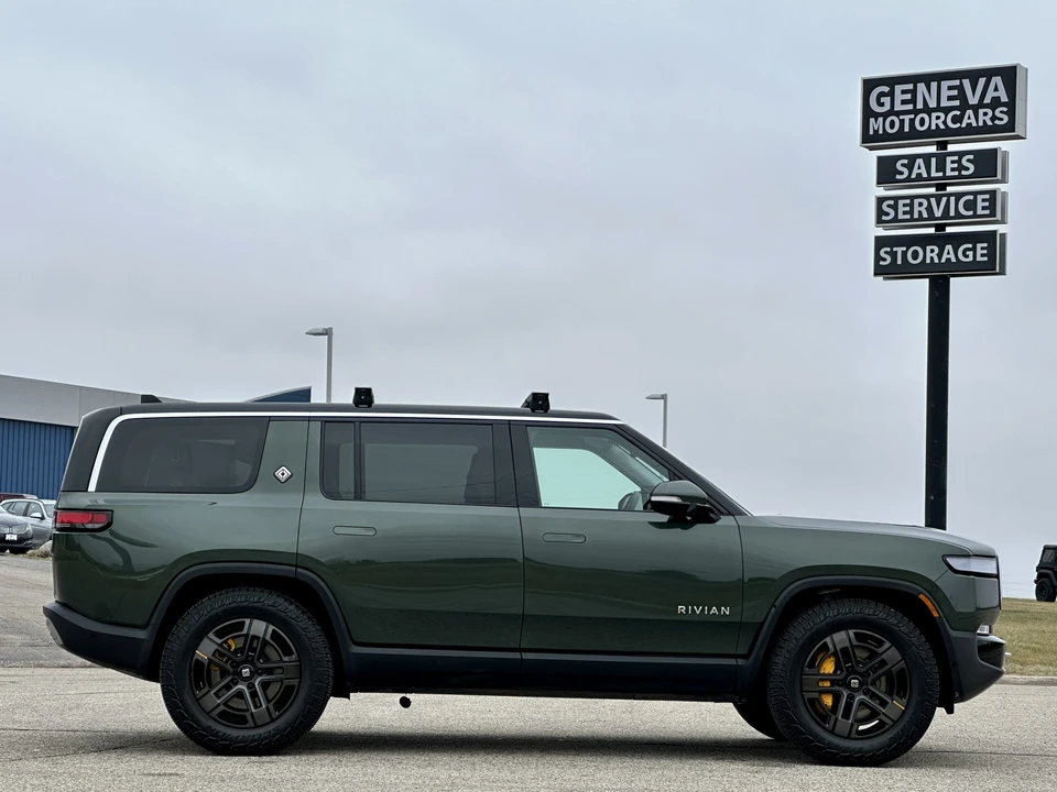2023 Rivian R1S - Image 16 of 31
