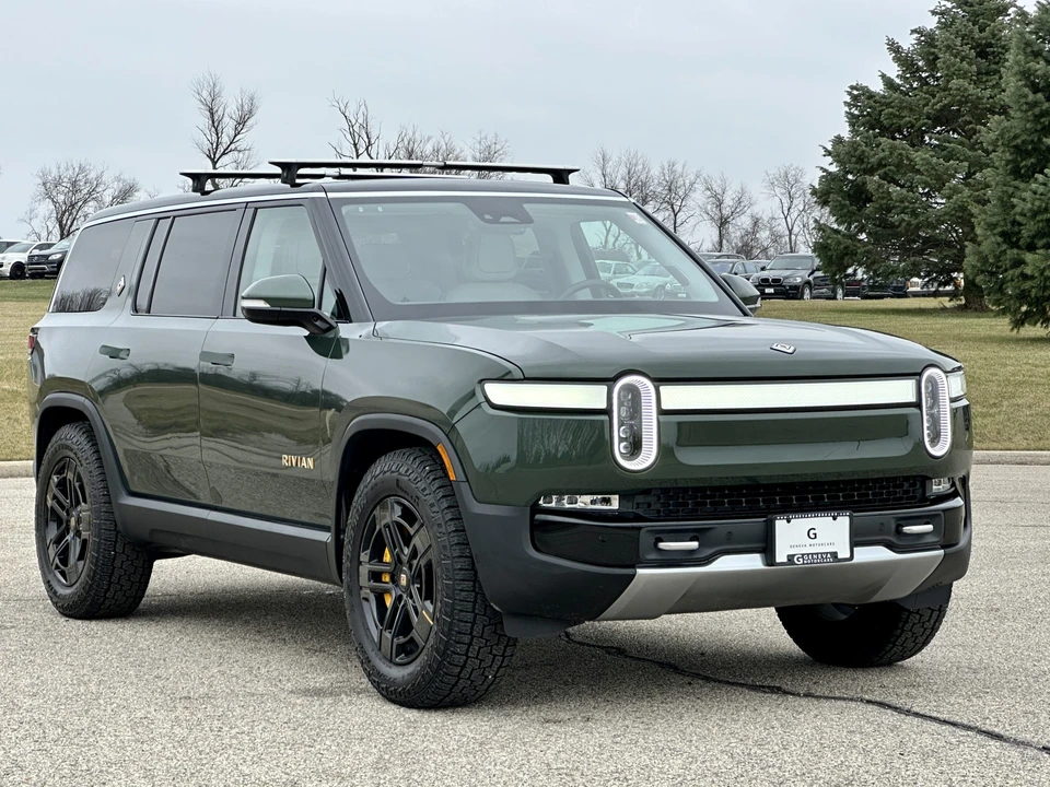 2023 Rivian R1S - Image 17 of 31