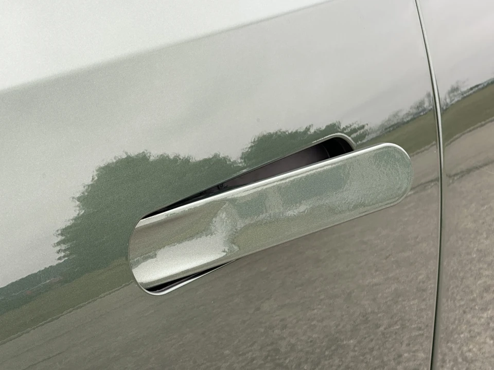 2023 Rivian R1S - Image 27 of 31