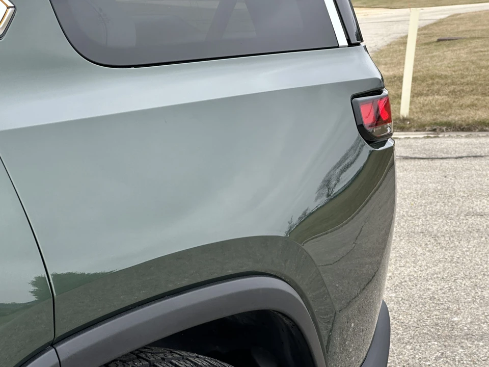 2023 Rivian R1S - Image 30 of 31