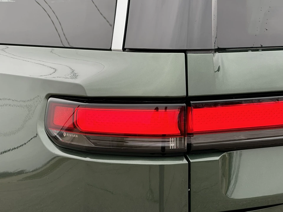 2023 Rivian R1S - Image 31 of 31