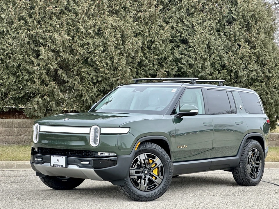 2023 Rivian R1S - Image 3 of 31
