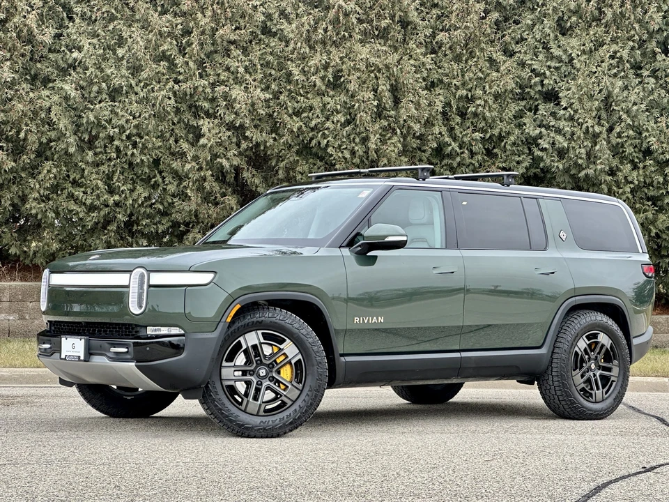 2023 Rivian R1S - Image 4 of 31