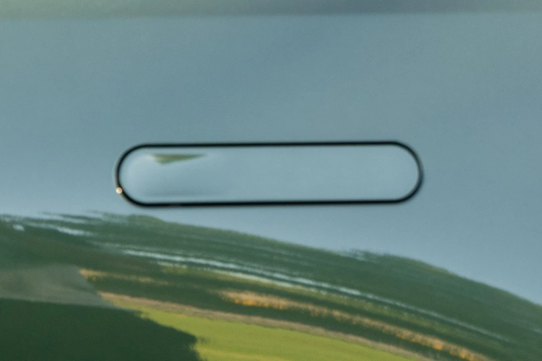 2023 Rivian R1S - Image 26 of 31