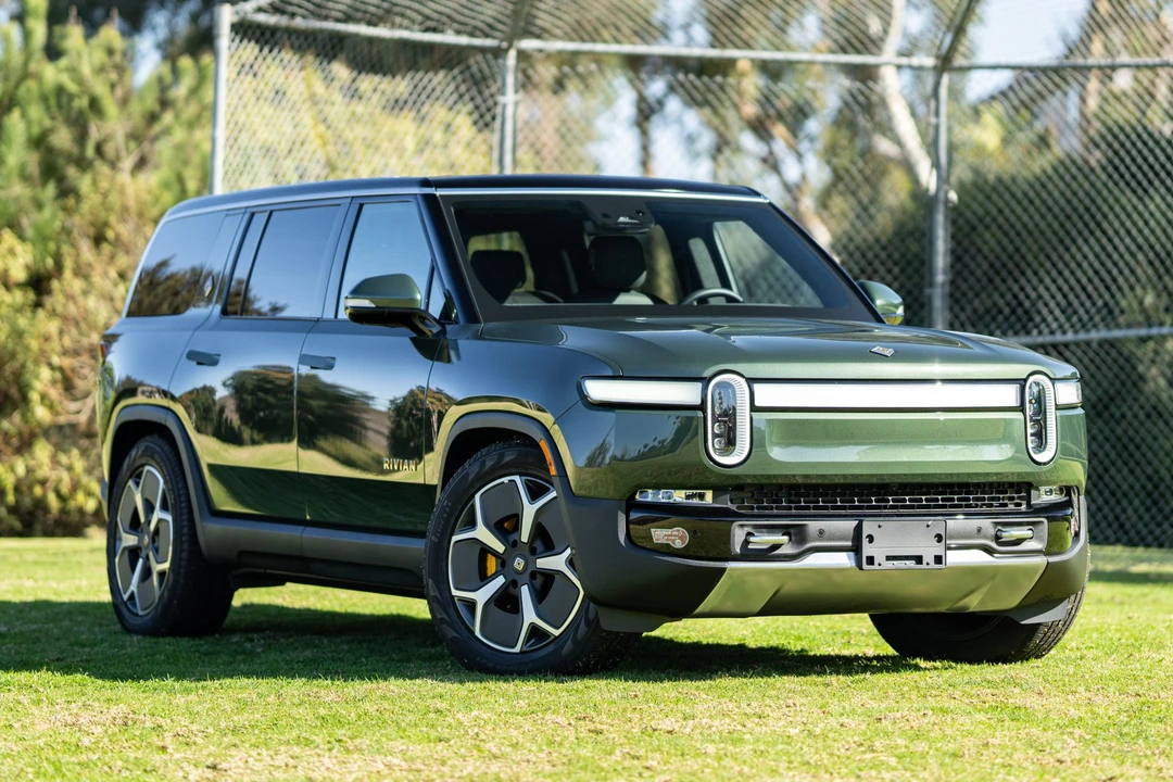 2023 Rivian R1S - Image 4 of 31