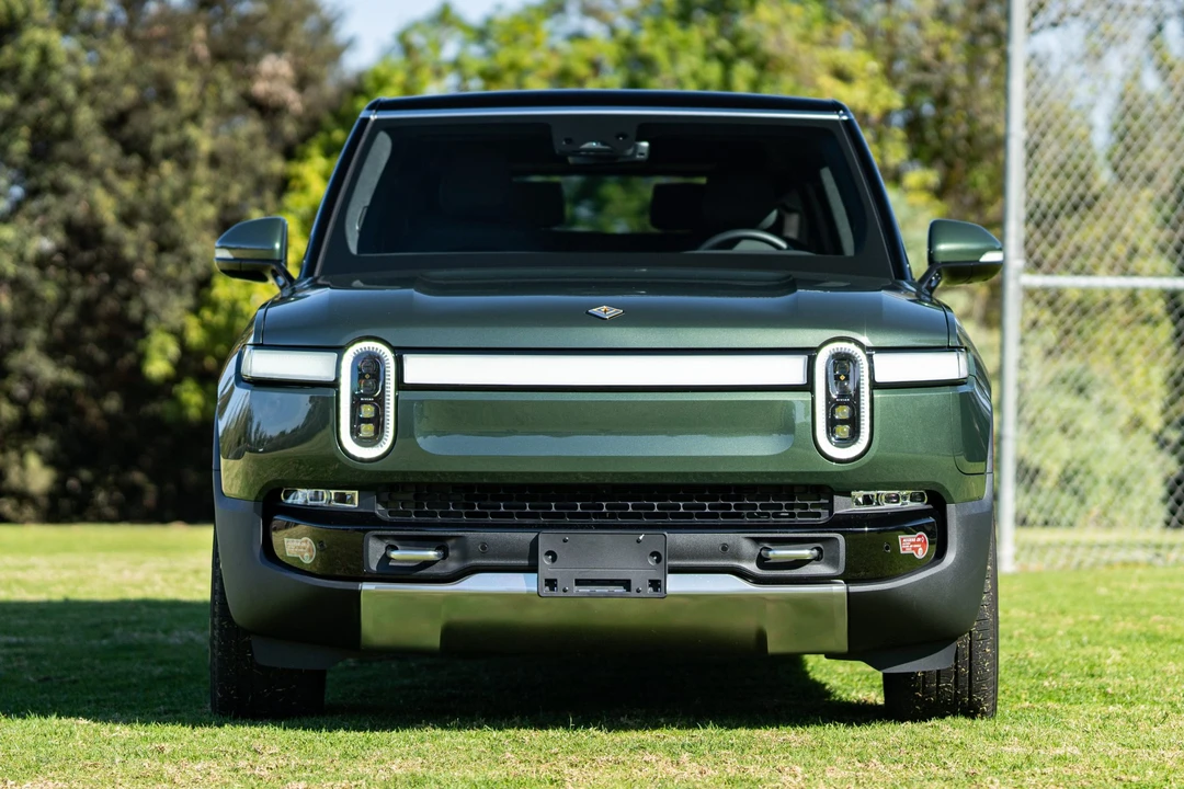2023 Rivian R1S - Image 3 of 31