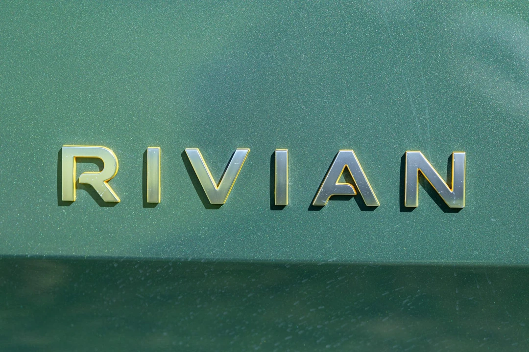 2023 Rivian R1S - Image 31 of 31