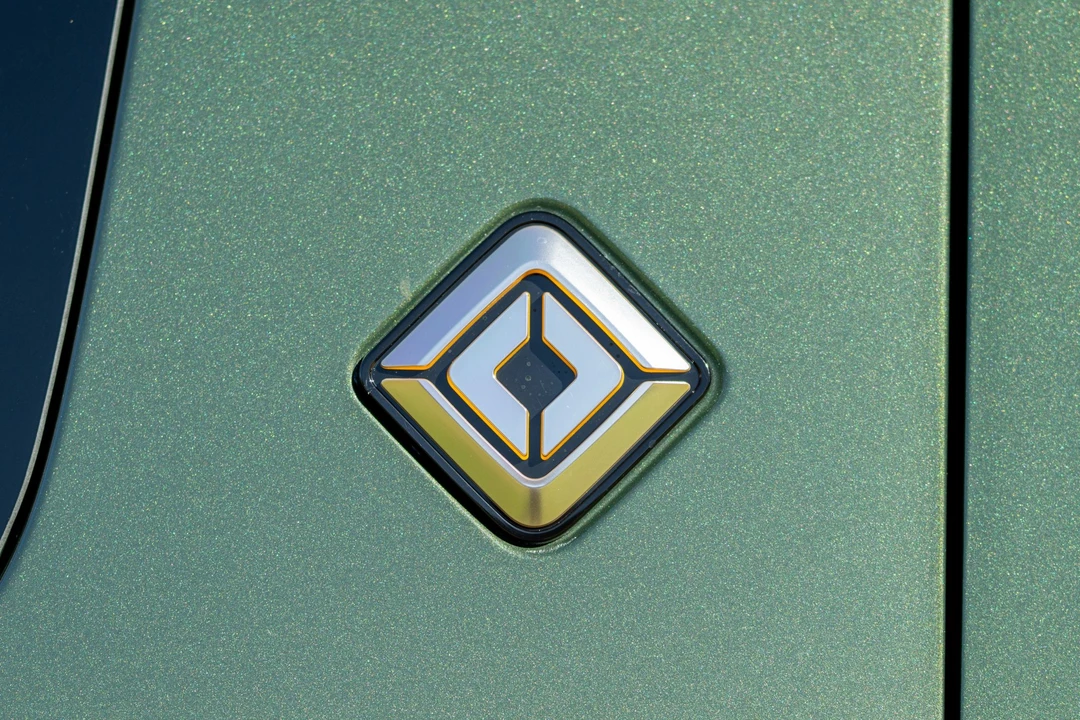 2023 Rivian R1S - Image 29 of 31