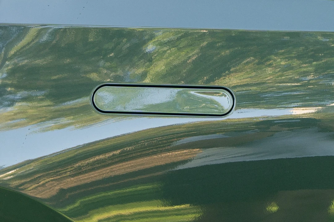 2023 Rivian R1S - Image 25 of 31