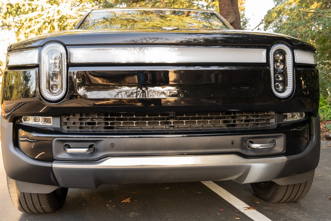 2023 Rivian R1S - Image 18 of 31