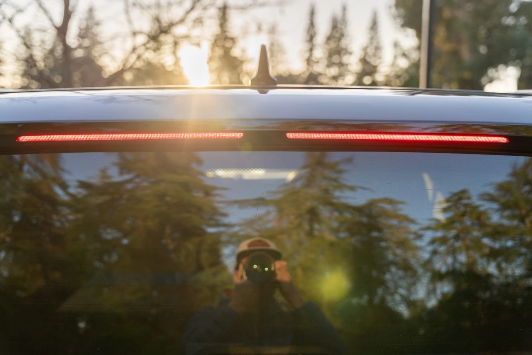 2023 Rivian R1S - Image 30 of 31