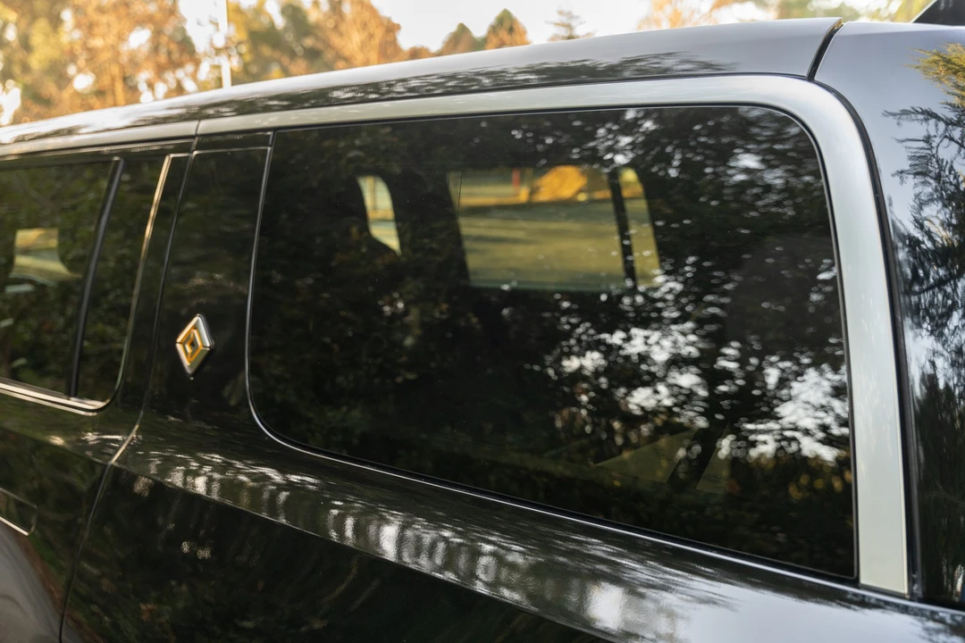 2023 Rivian R1S - Image 22 of 31