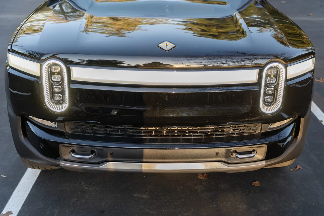 2023 Rivian R1S - Image 11 of 31