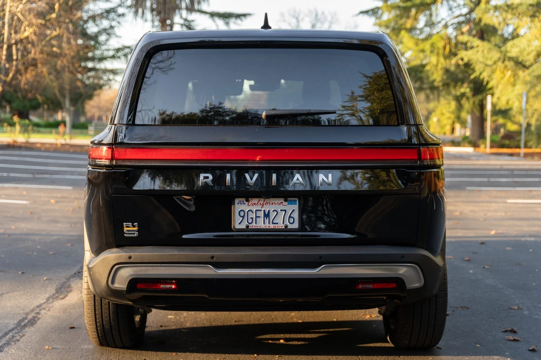 2023 Rivian R1S - Image 6 of 31