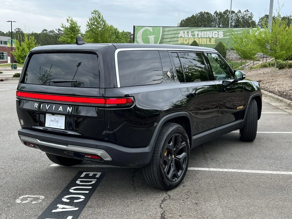 2023 Rivian R1S - Image 6 of 31