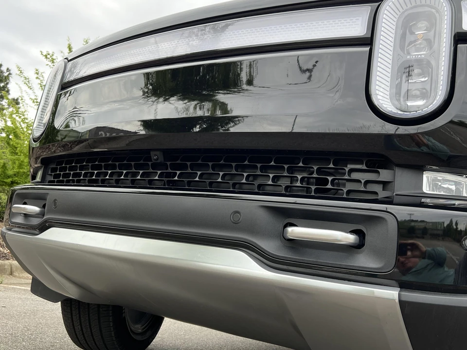 2023 Rivian R1S - Image 14 of 31