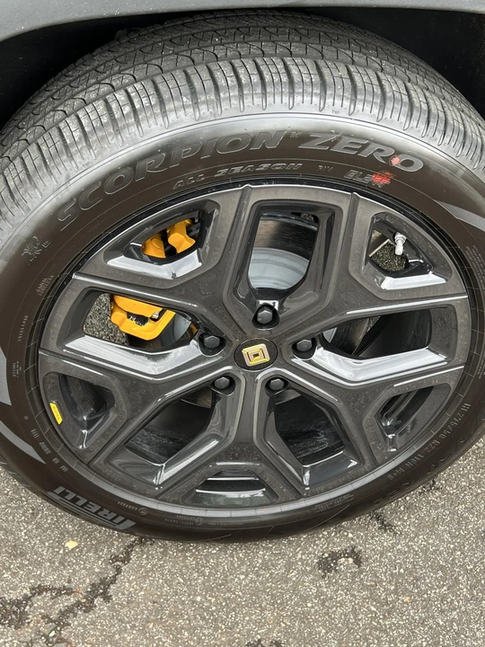 2023 Rivian R1S - Image 30 of 31