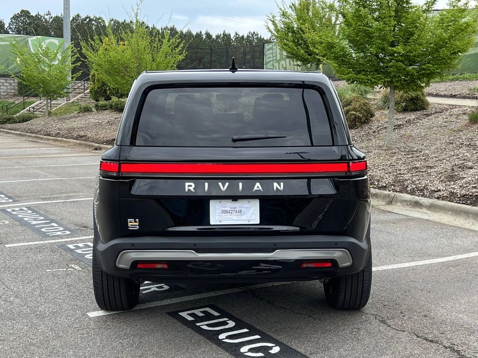 2023 Rivian R1S - Image 5 of 31