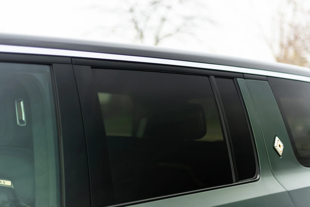 2023 Rivian R1S - Image 30 of 31
